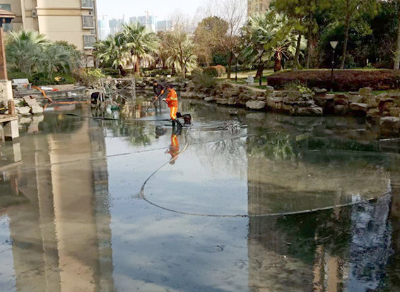 秦州景观池淤泥清理